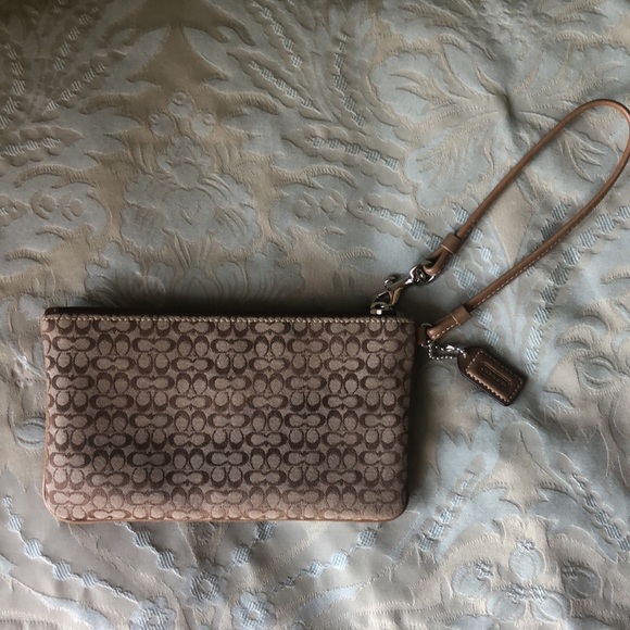 Coach wristlet - Picture 3 of 5